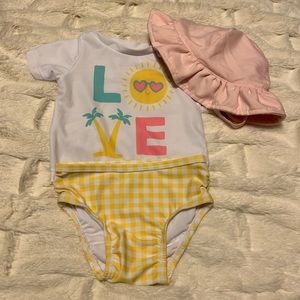 Old Navy 2-Piece Swimsuit and Sun Hat for Baby - Size 3-6M
